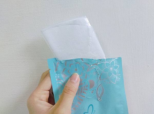 M&apos;aider美蒂亞 保濕 美白羽絲絨面膜 (55).jpg