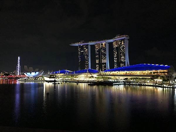 Merlion Park bar (5).JPG