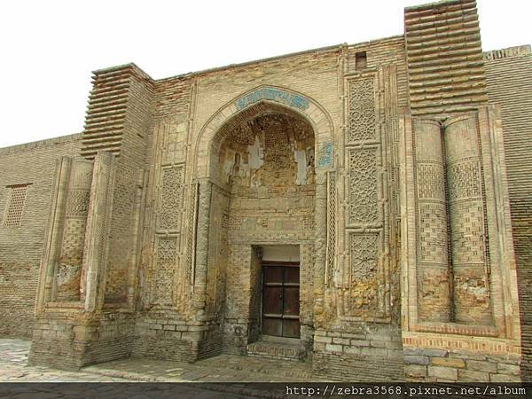 Magoki Attor Mosque