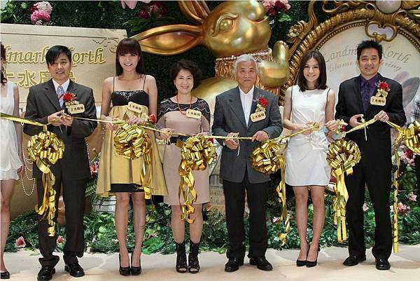MsChung&amp;guests_KicksOff_firstArtPopupStore_LNs.jpg