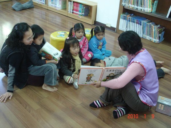 石岡圖書館聽故事(3.5ys)