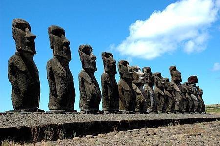 摩艾石像（Moai）