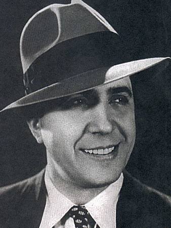 卡洛斯•葛戴爾（Carlos Gardel）