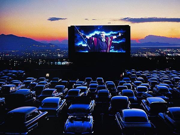 露天停車戲院(Drive-in movie theater)