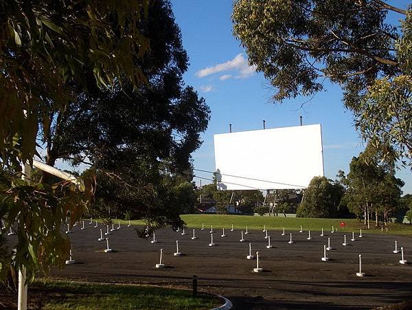 露天停車戲院(Drive-in movie theater)