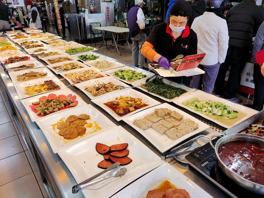 嘉義素食自助餐-樸素齋坊(朴子店)