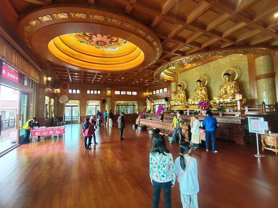 嘉義阿里山彌陀禪寺賞櫻與參拜三寶佛