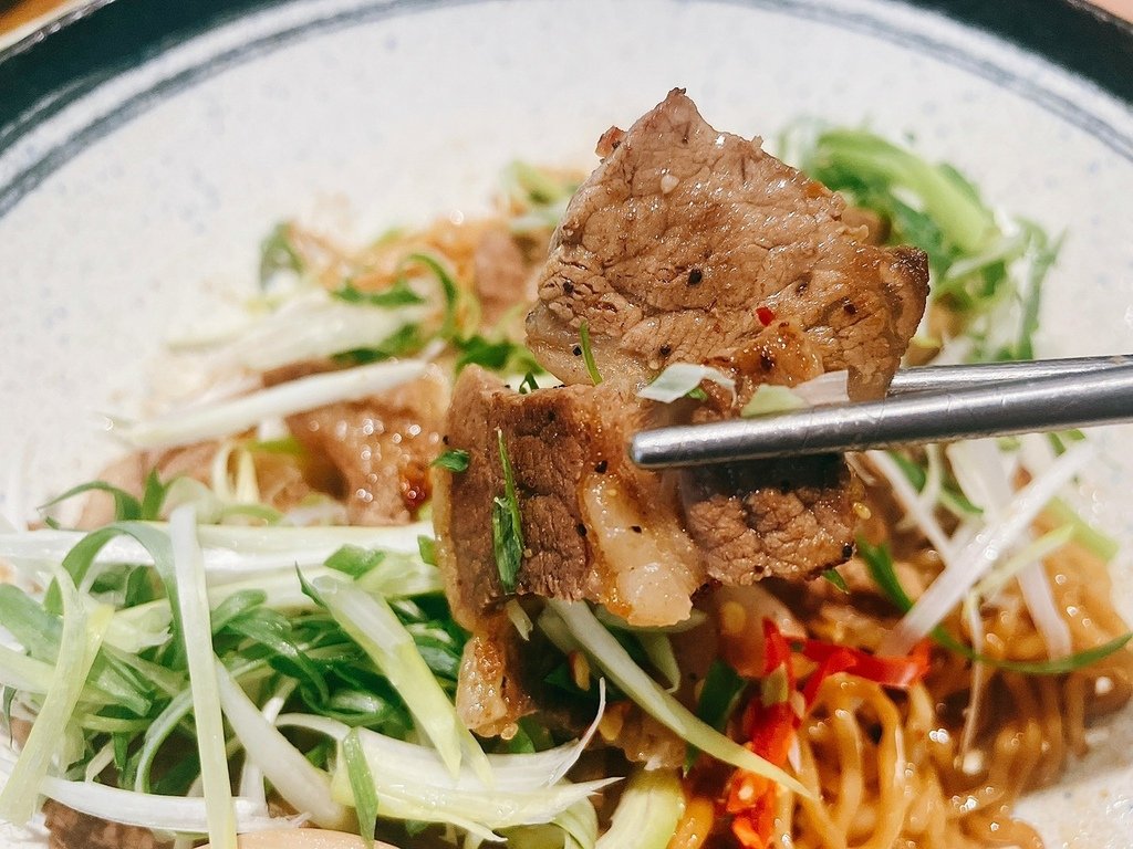 食記 ཾ二鬼麵舖༺台北｜板橋三民店麻辣美食文青麵館x無辣不歡