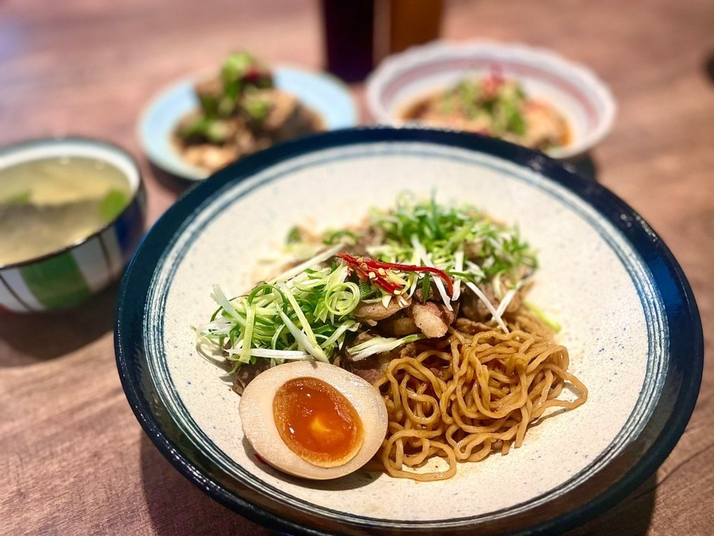 食記 ཾ二鬼麵舖༺台北｜板橋三民店麻辣美食文青麵館x無辣不歡