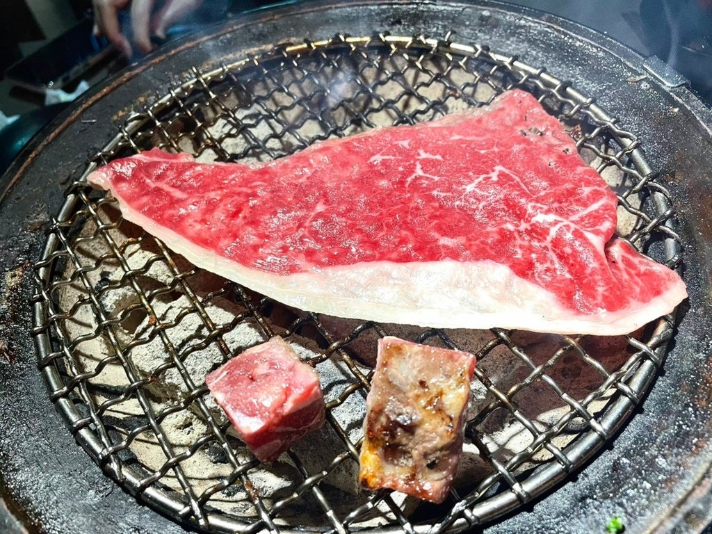 食記 ཾ名炙炭火燒肉༺新北三重｜頂級燒肉、海鮮燒烤吃到飽