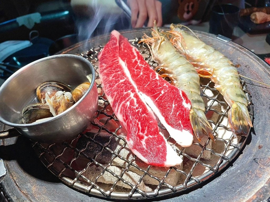 食記 ཾ名炙炭火燒肉༺新北三重｜頂級燒肉、海鮮燒烤吃到飽