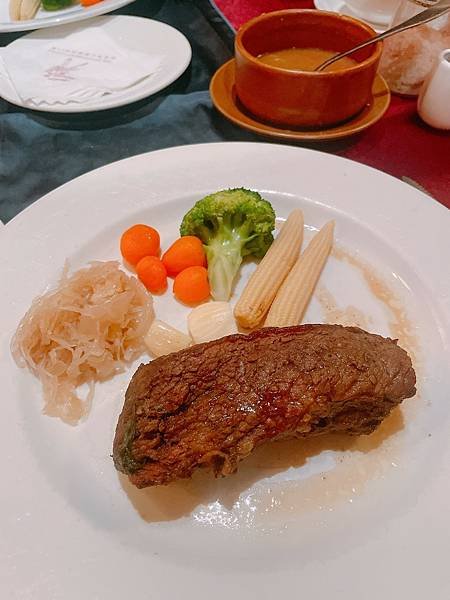 食記 ཾ沾美西老字號牛排館༺午餐限定吃到飽Buffetx晚餐