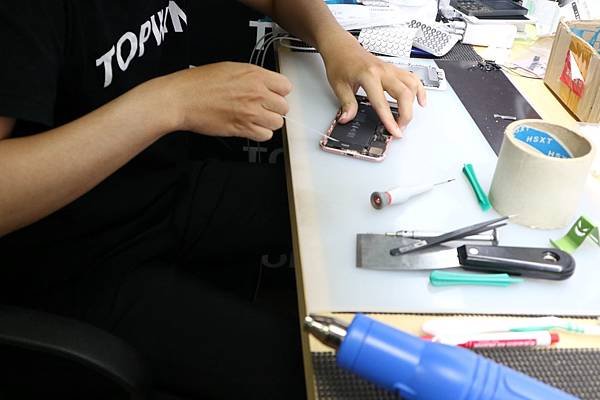 推薦台中大里iPhone維修【鼎威蘋果維修Iphone現場維