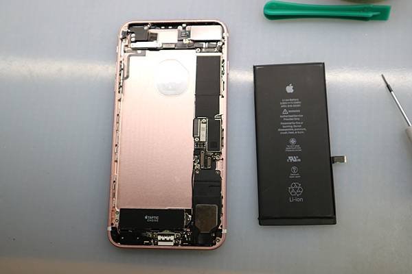 推薦台中大里iPhone維修【鼎威蘋果維修Iphone現場維