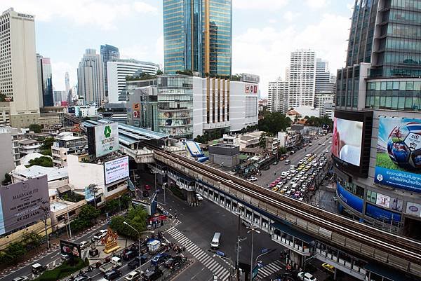 1-neighborhood-asoke-asoke-junction.jpg